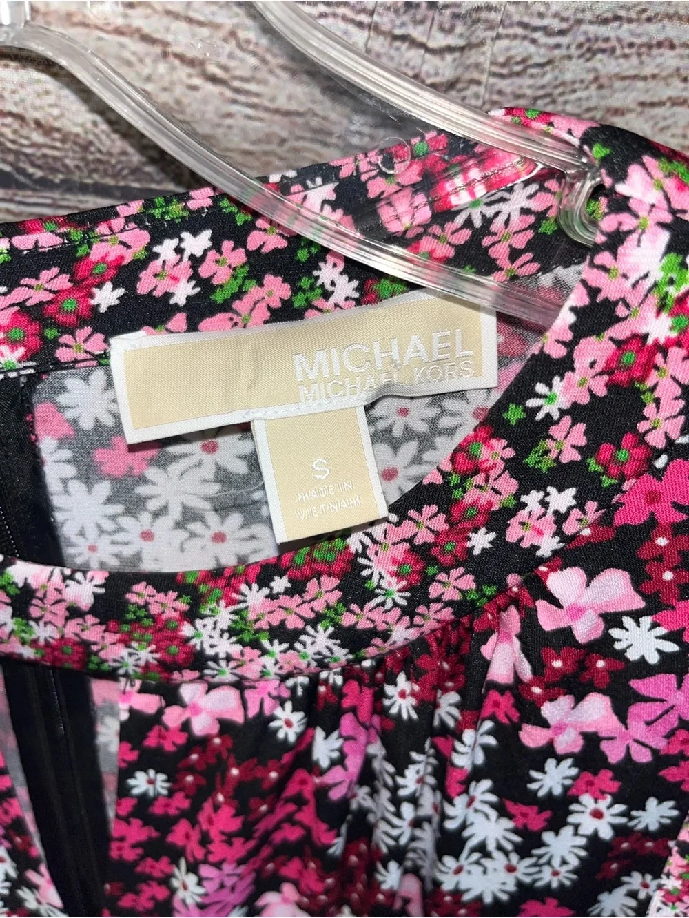 😍 Michael Kors Black Mini Dress with Pink & White Floral Print size Small